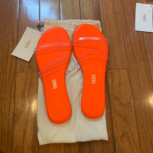 TKEES NEON ORANGE CLEAR VINYL PVC SANDALS - Picture 2 of 2